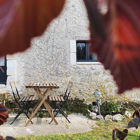 L'Anne xe, studio dans ferme rénovée Valeuil Extérieur photo