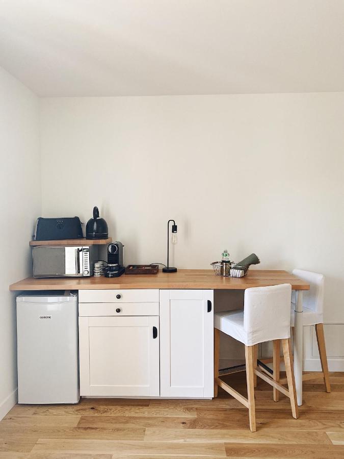 L'Anne xe, studio dans ferme rénovée Valeuil Extérieur photo